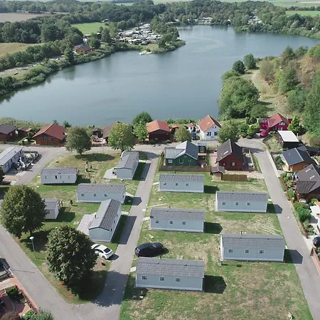 Kamp alanı Luxuswohnwagen Forelle Am Kransburger 004