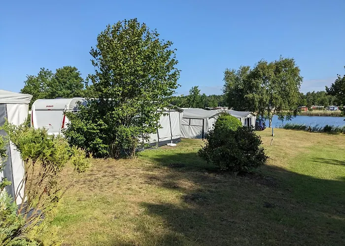 Kamp alanı Luxuswohnwagen Forelle Am Kransburger 004 *