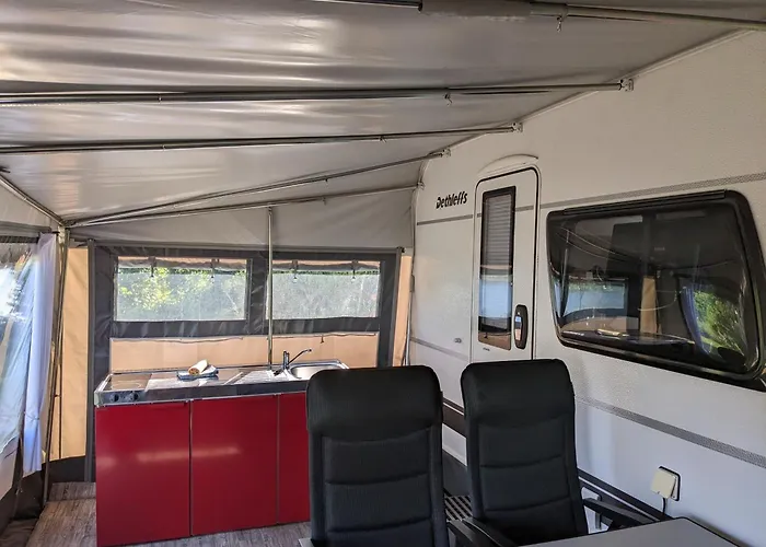 Kamp alanı Luxuswohnwagen Forelle Am Kransburger 004 Wurster Nordseekuste